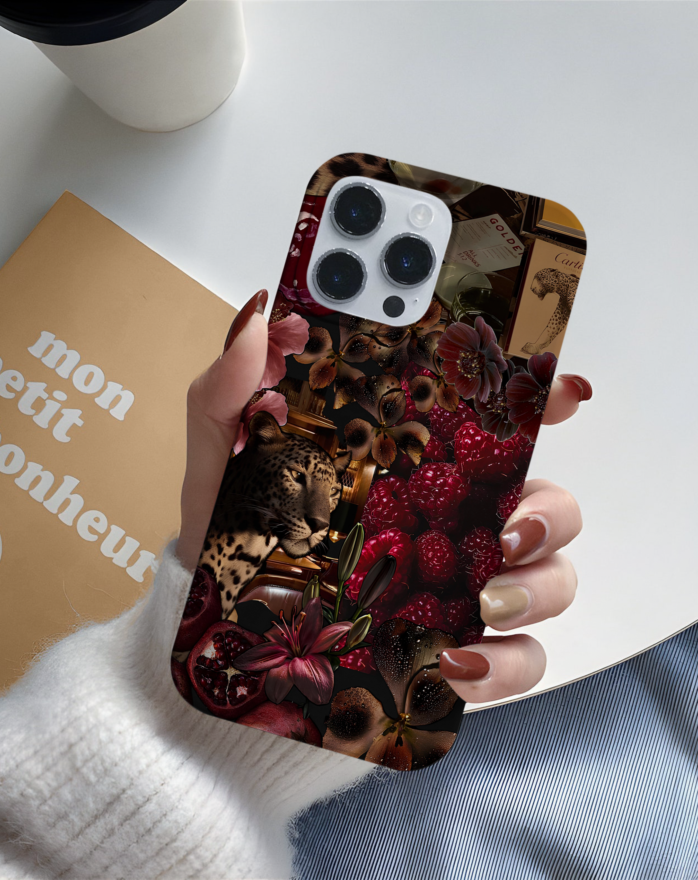 Leopar Figürlü Sanatsal Premium Telefon Kılıfı